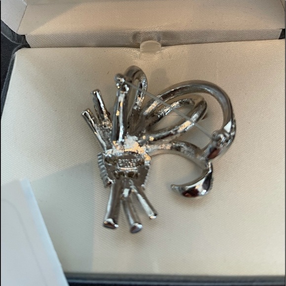 NOLAN MILLER Ribbon Spray Glamour 1997 Collection Brooch - Picture 6 of 6